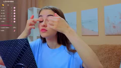 vikiberry online show from October 2025 04:04:02 AM