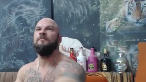 Snapshot of viking_me chatting on October 2025 07:43:01 PM viking online show from October 2025 07:43:01 PM