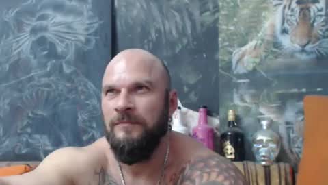 Snapshot of viking_me chatting on October 2025 09:27:01 PM viking online show from October 2025 09:27:01 PM