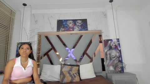 vikiTomson online show from December 2024 01:11:02 PM