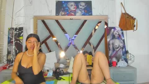 vikiTomson online show from December 2024 04:19:02 PM