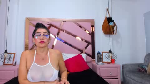 vikiTomson online show from January 2025 03:52:01 PM