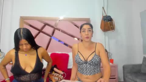 vikiTomson online show from January 2025 01:07:01 PM