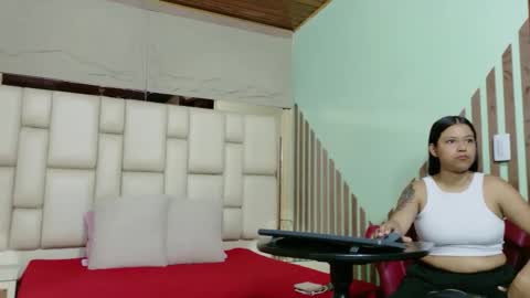 Snapshot of vikitomson chatting on March 2026 12:44:01 PM vikiTomson online show from March 2026 12:44:01 PM