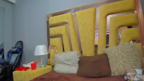 vikiTomson online show from July 2026 04:02:01 PM
