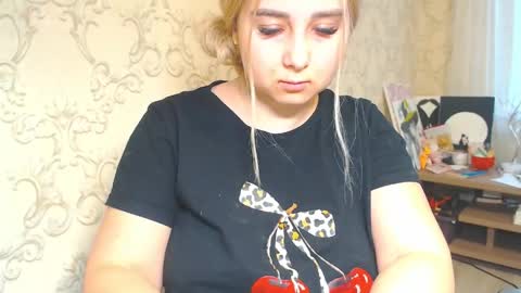 Snapshot of vikiwaitingforyou chatting on April 2026 01:41:02 PM Vitoria online show from April 2026 01:41:02 PM