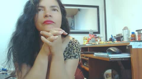 Snapshot of vikktoriaaa chatting on October 2025 08:34:02 AM VIKKKTORIAAA online show from October 2025 08:34:02 AM