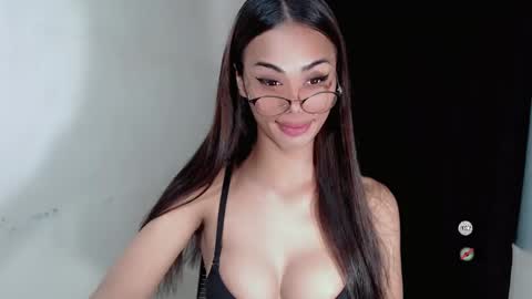 Snapshot of vikkylustfull chatting on January 2025 11:26:01 PM vikkylustfull online show from January 2025 11:26:01 PM