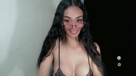 Snapshot of vikkylustfull chatting on January 2025 11:50:01 PM vikkylustfull online show from January 2025 11:50:01 PM