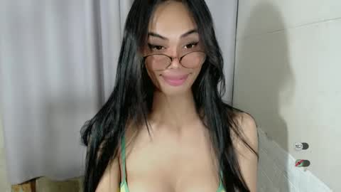 Snapshot of vikkylustfull chatting on March 2025 08:10:02 PM vikkylustfull online show from March 2025 08:10:02 PM