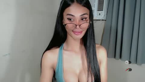 Snapshot of vikkylustfull chatting on March 2025 03:02:02 PM vikkylustfull online show from March 2025 03:02:02 PM