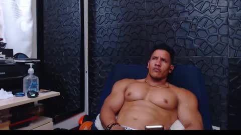 Viktor Herrera online show from January 2025 06:16:01 PM