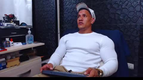 Viktor Herrera online show from January 2025 03:04:02 AM