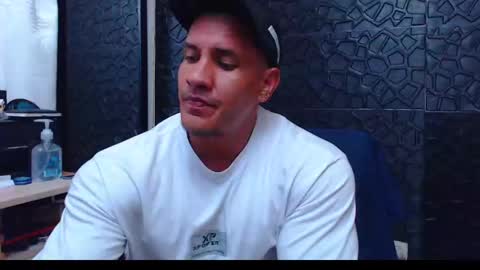 Viktor Herrera online show from January 2025 02:59:01 AM