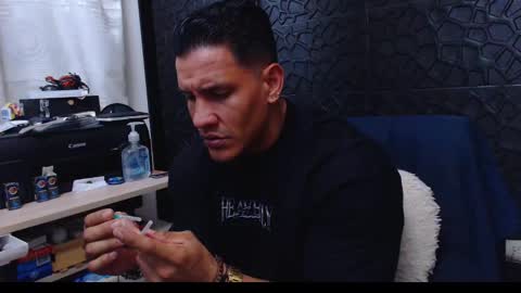 Viktor Herrera online show from January 2025 11:18:02 PM