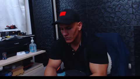 Viktor Herrera online show from February 2025 01:44:02 AM