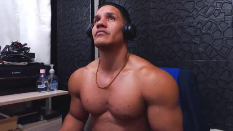 Viktor Herrera online show from September 2025 03:12:02 PM