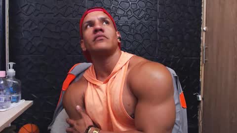 Viktor Herrera online show from October 2025 04:52:01 PM