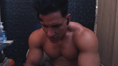 Viktor Herrera online show from November 2025 05:24:02 PM