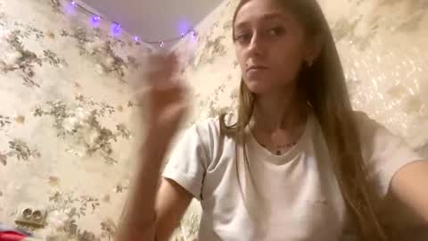 Snapshot of viktoria9898 chatting on December 2024 12:12:01 AM Sweett online show from December 2024 12:12:01 AM