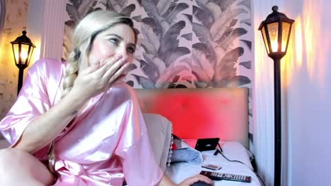 Snapshot of viktoria_davis_ chatting on April 2026 10:16:01 AM Viktoria online show from April 2026 10:16:01 AM
