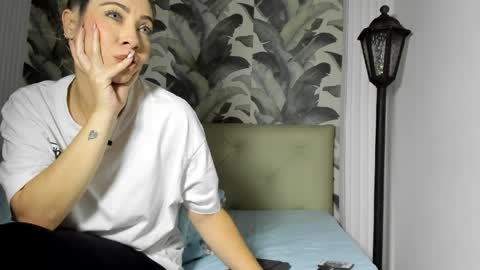 Snapshot of viktoria_davis_ chatting on April 2026 12:41:01 AM Viktoria online show from April 2026 12:41:01 AM