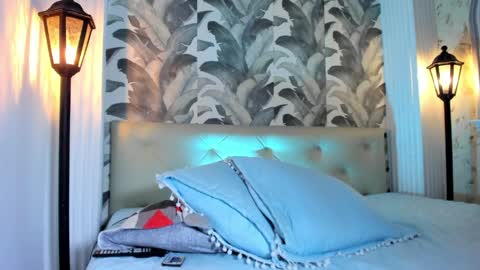 Snapshot of viktoria_davis_ chatting on April 2026 12:15:02 AM Viktoria online show from April 2026 12:15:02 AM