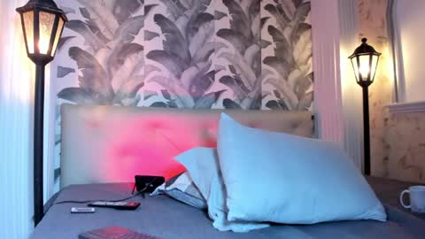 Snapshot of viktoria_davis_ chatting on April 2026 12:38:02 AM Viktoria online show from April 2026 12:38:02 AM