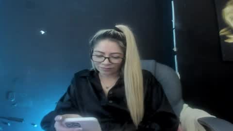 Snapshot of viktoria_davis_ chatting on April 2026 11:46:01 PM Viktoria online show from April 2026 11:46:01 PM