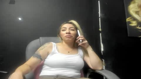 Snapshot of viktoria_davis_ chatting on April 2026 12:19:01 AM Viktoria online show from April 2026 12:19:01 AM