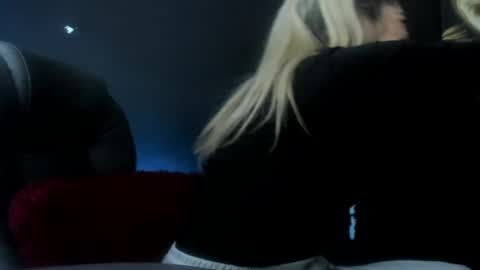 Snapshot of viktoria_davis_ chatting on April 2026 02:15:01 AM Viktoria online show from April 2026 02:15:01 AM