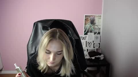 viktoria_lovely online show from October 2025 08:58:02 AM