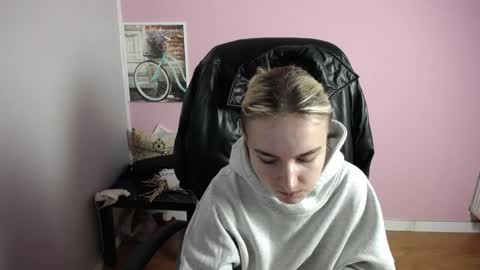 viktoria_lovely online show from April 2026 07:17:02 AM