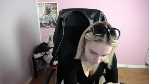 viktoria_lovely online show from April 2026 05:34:01 AM