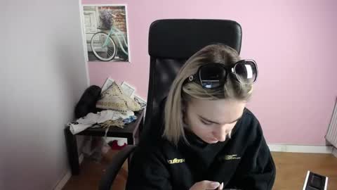 viktoria_lovely online show from May 2026 06:31:02 AM