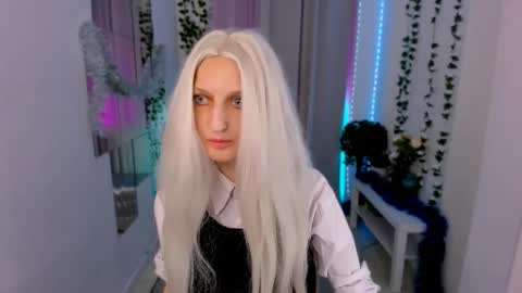 Viktoria online show from December 2025 10:33:01 AM