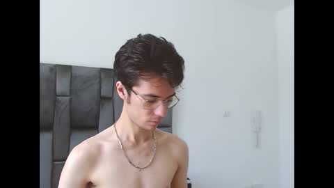 Snapshot of viktornoir chatting on September 2025 03:45:01 PM viktornoir online show from September 2025 03:45:01 PM