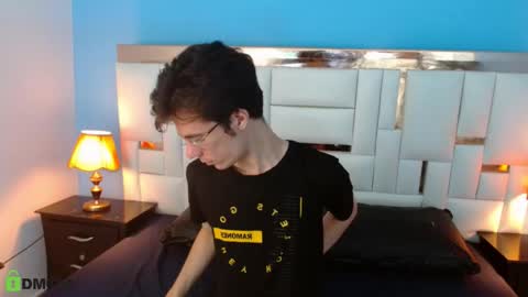 Snapshot of viktornoir chatting on September 2025 10:24:02 PM viktornoir online show from September 2025 10:24:02 PM