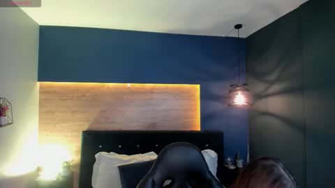 Victoria online show from October 2025 11:18:02 PM