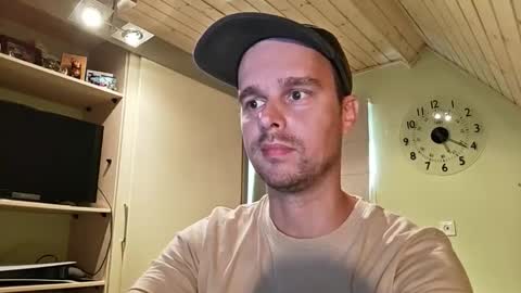 Vincent online show from October 2025 03:19:02 PM