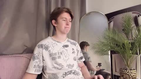 Vincent online show from October 2025 05:41:02 AM