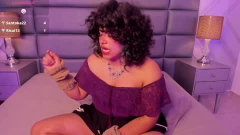 Snapshot of vinksmokee chatting on April 2026 12:04:01 AM Vin online show from April 2026 12:04:01 AM