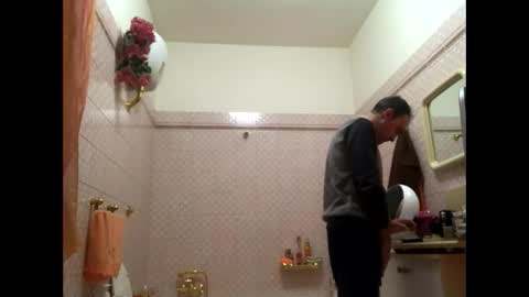 Snapshot of vinmin90 chatting on October 2025 09:54:01 AM Zenith online show from October 2025 09:54:01 AM