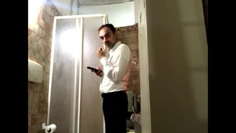 Snapshot of vinmin90 chatting on November 2025 11:18:02 PM Zenith online show from November 2025 11:18:02 PM