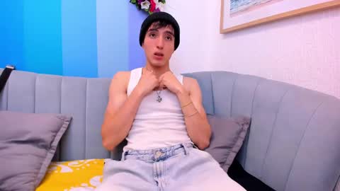 Snapshot of vinniematte chatting on February 2025 03:12:01 AM vinniematte online show from February 2025 03:12:01 AM