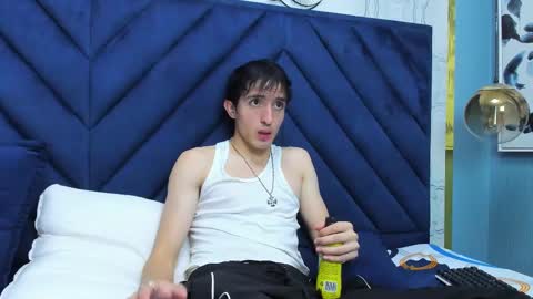 Snapshot of vinniematte chatting on February 2025 03:04:01 AM vinniematte online show from February 2025 03:04:01 AM