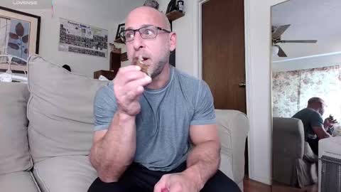 Snapshot of vinnymarchegiano chatting on September 2025 03:35:01 PM Vinny Marchegiano online show from September 2025 03:35:01 PM