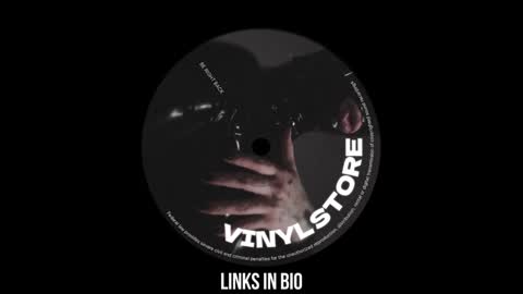 Snapshot of vinylstore chatting on January 2025 07:11:01 PM Diva Silvia online show from January 2025 07:11:01 PM