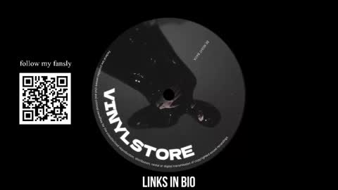 Snapshot of vinylstore chatting on March 2025 11:09:02 AM Diva Silvia online show from March 2025 11:09:02 AM
