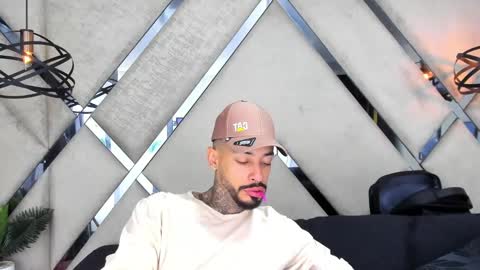 ---Vinzen--- online show from October 2025 04:24:01 AM